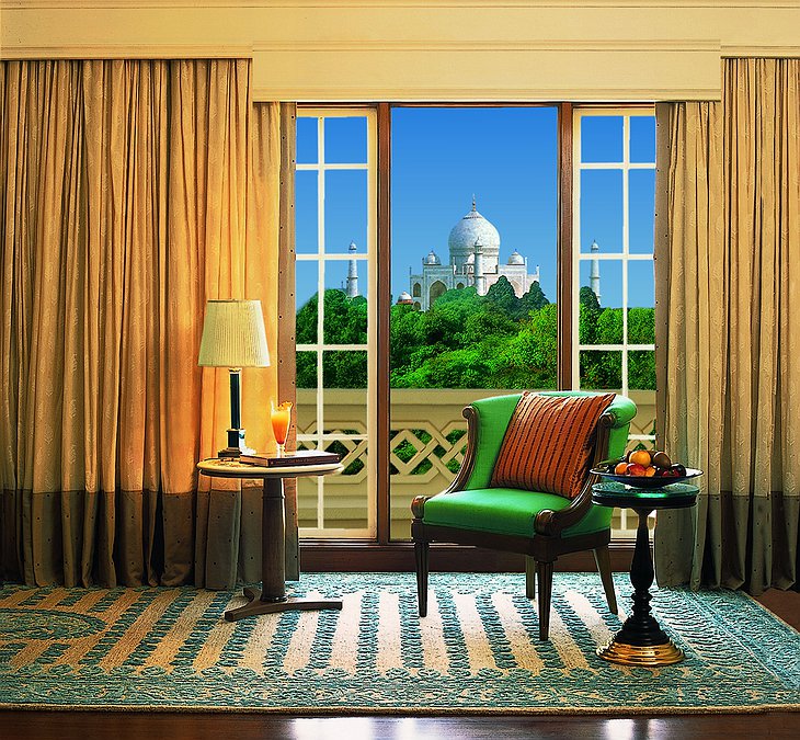 Room with view on Taj Mahal