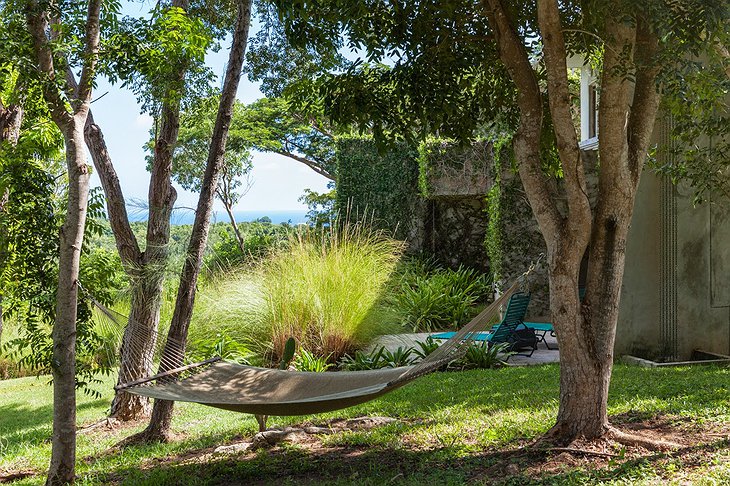 Redonda house garden with hammock