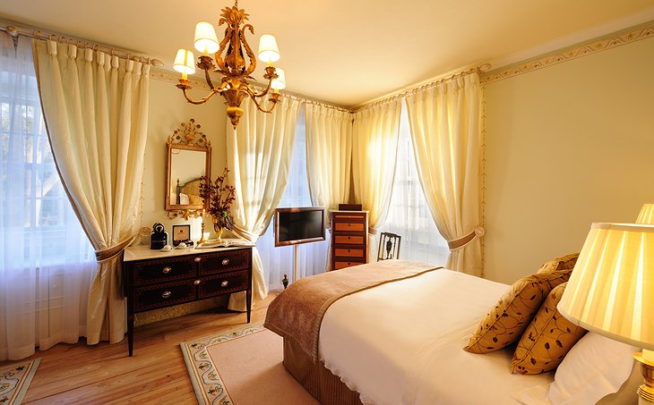 Sintra Castle room