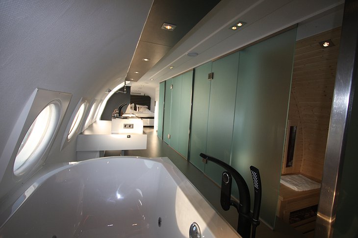 Airplane Suite bathroom with jacuzzi