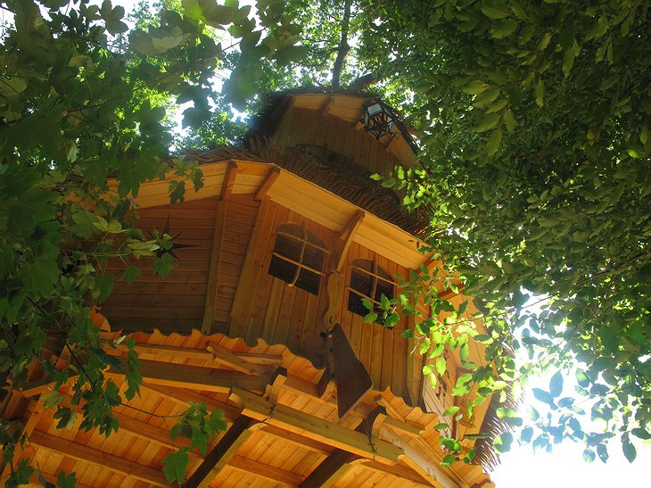 Pirate boat tree house
