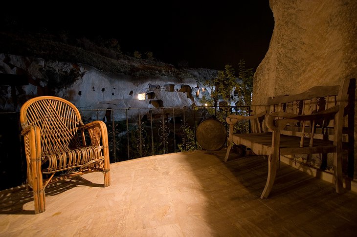 Gamirasu Cave Hotel private rooftop at night