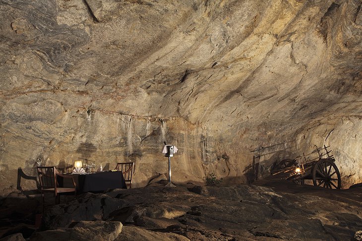 Cave dining in Kandalama