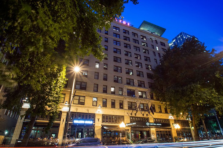 Hotel Max Seattle building