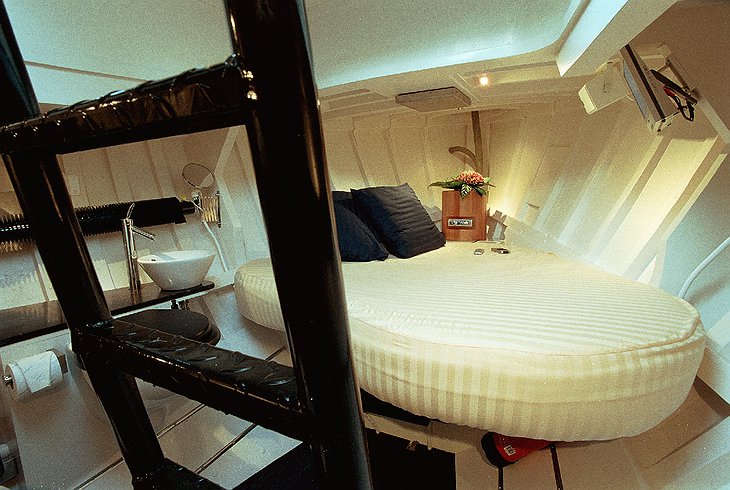 Lifeboat Hotel bedroom