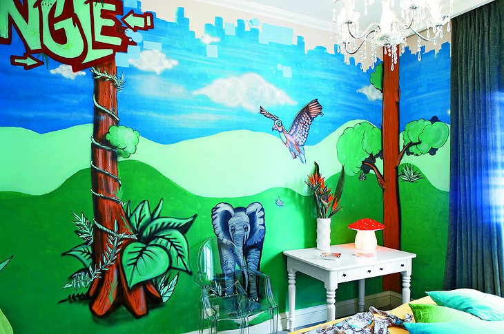 Cartoon jungle room