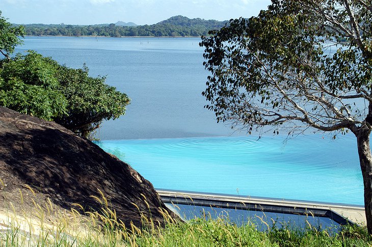 Swimming pool with view on Kandalama Wewa Lake