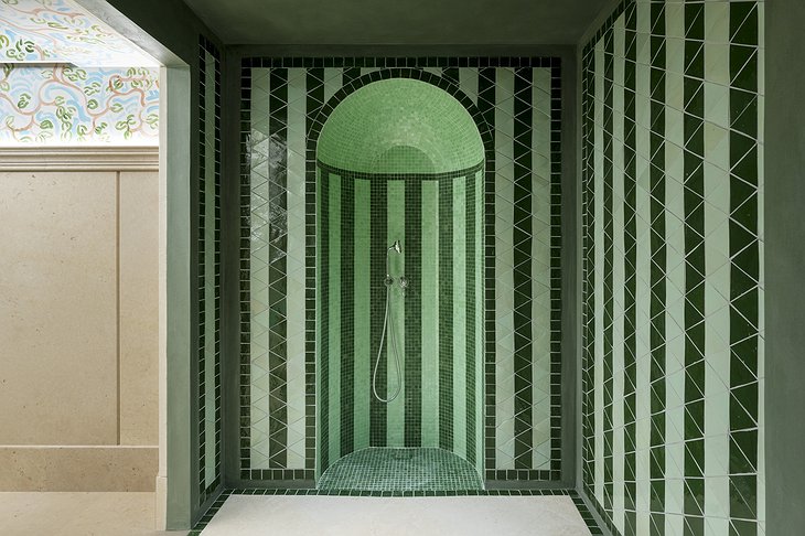 Le Grand Mazarin Hotel Design Spa Shower