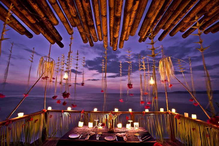 Marangga Cliffside Bale - Private dining with view