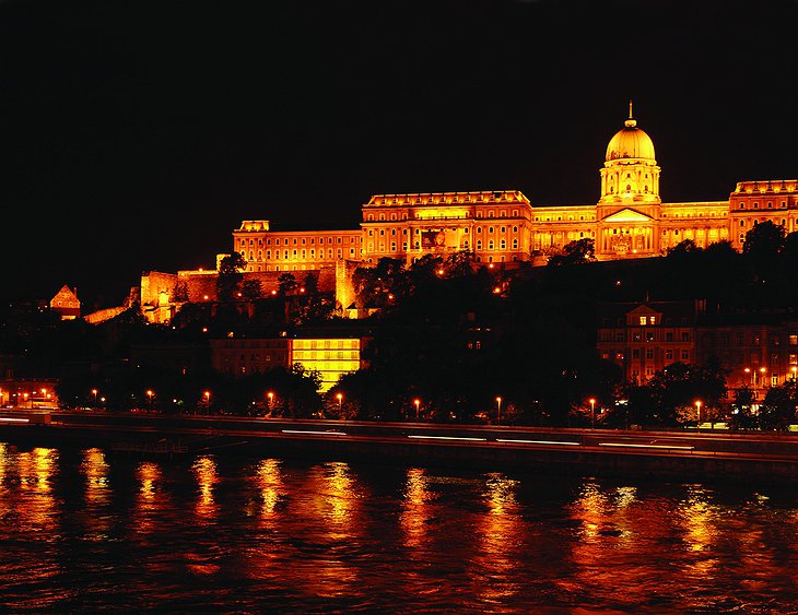 Buda Castle and Lanchid 19 Design Hotel