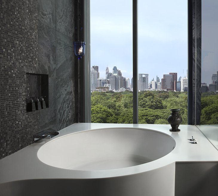 Water Element suite bathtub with city view