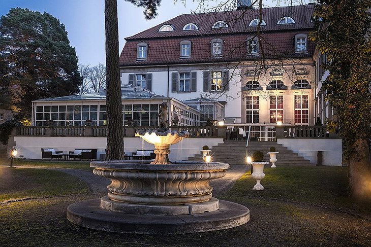 Schlosshotel Im Grunewald building