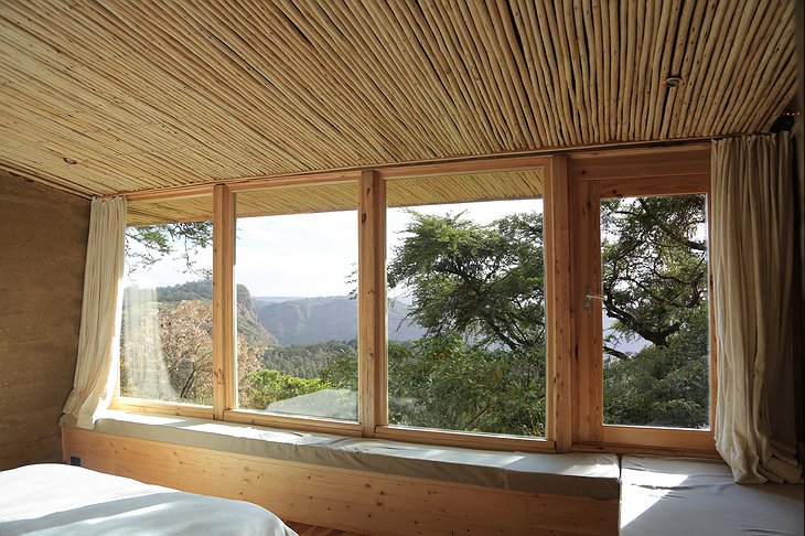 Limalimo Lodge bedroom panorama
