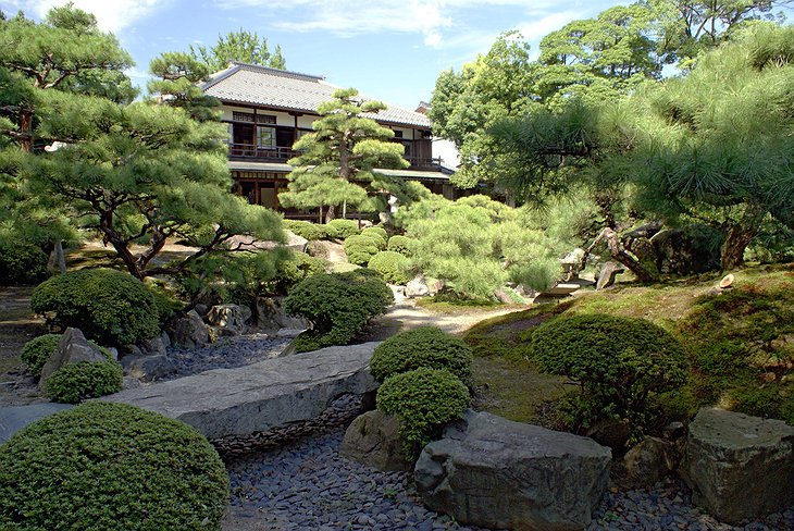 Japanese garden at the world's oldest hotel