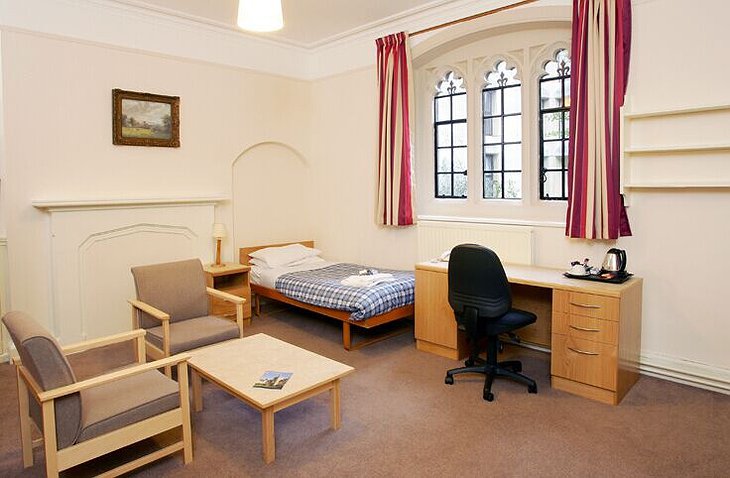 Oxford University Bed and Breakfast bedroom