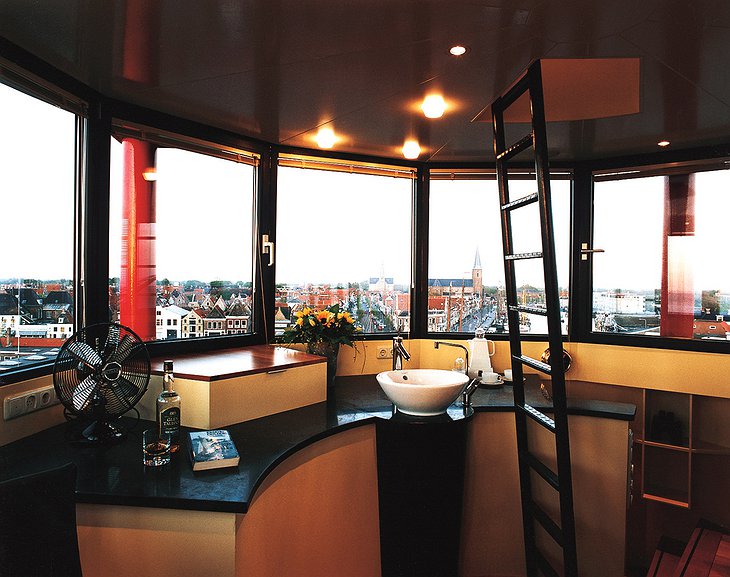 Lighthouse hotel kitchen with view on Harlingen
