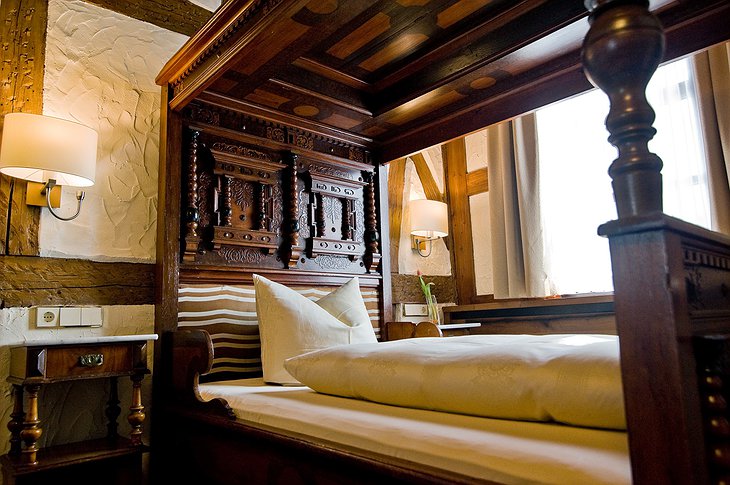 Burg Colmberg Hotel four-poster bed