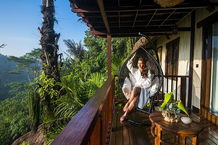 Nandini Jungle Resort Sunrise View Villa Balcony