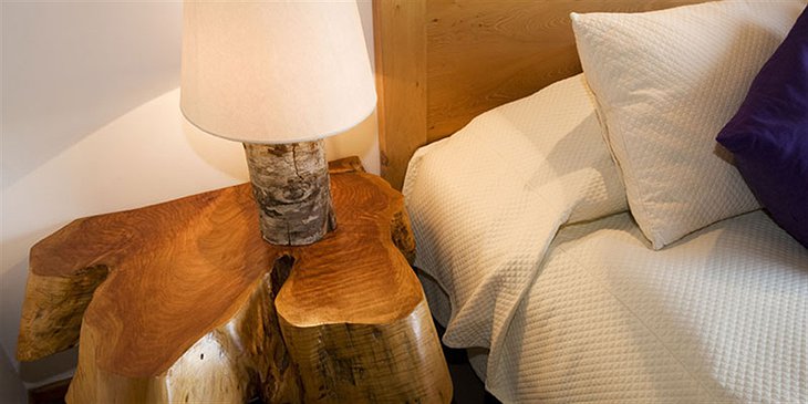 Bedside made from a tree trunk