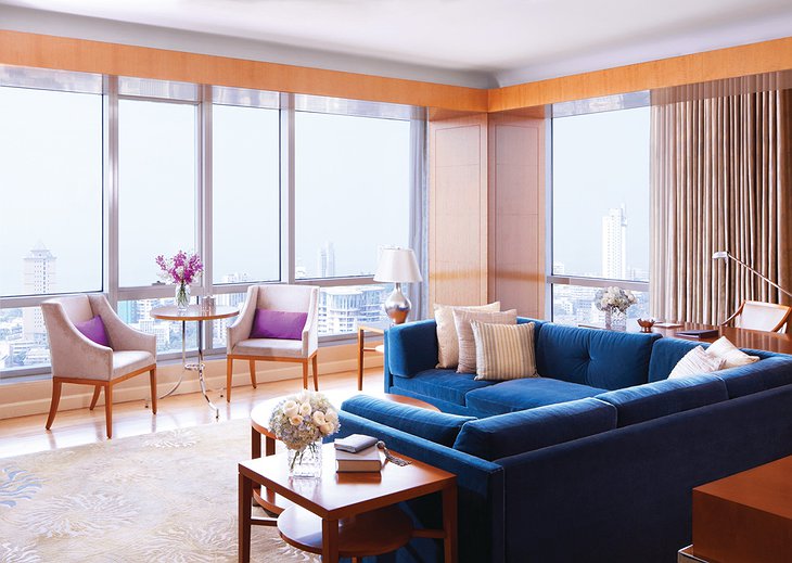 Four Seasons Hotel Mumbai living room with city views