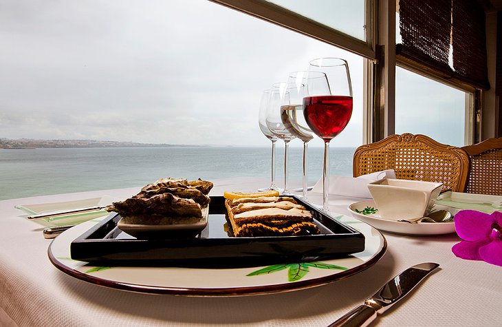 Food and wine with sea view