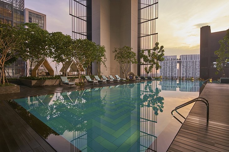 Oasia Hotel Downtown Singapore Outdoor Infinity Pool