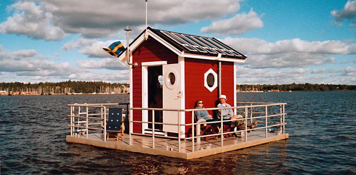 Utter Inn - Floating house on the lake