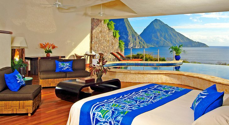 Jade Mountain Resort room with sea view