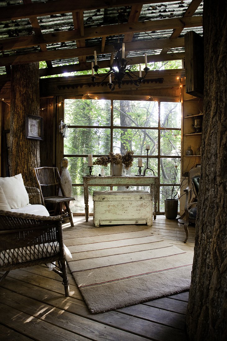 Secluded Intown Treehouse living room