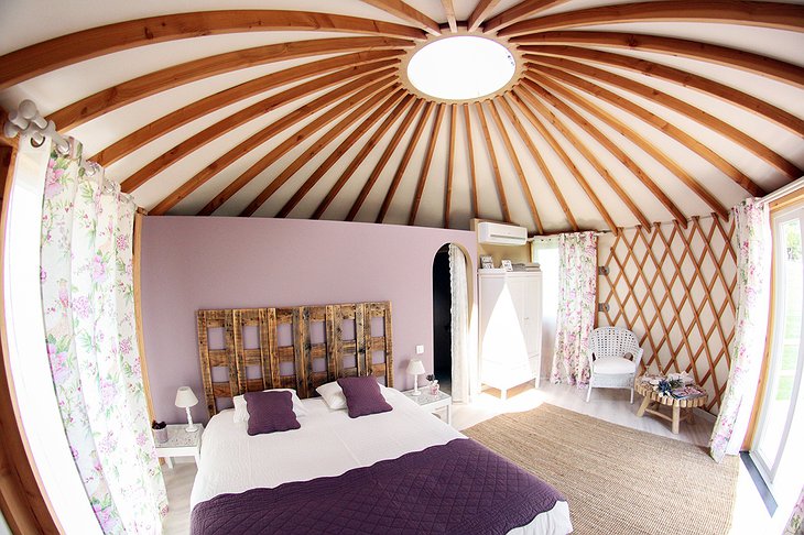 Quinta M yurt bedroom