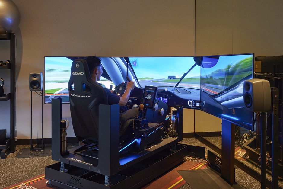 Fuji Speedway Hotel - Racing Simulator Inside the Gym