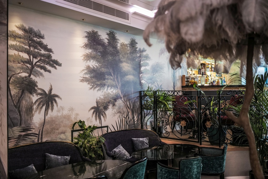 Paris j'Adore Hotel Lobby