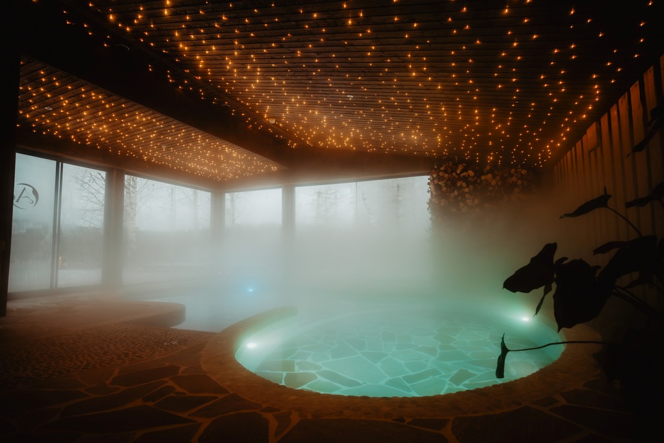 Aito Igloo & Spa Resort - Spa Steaming Hot Tub