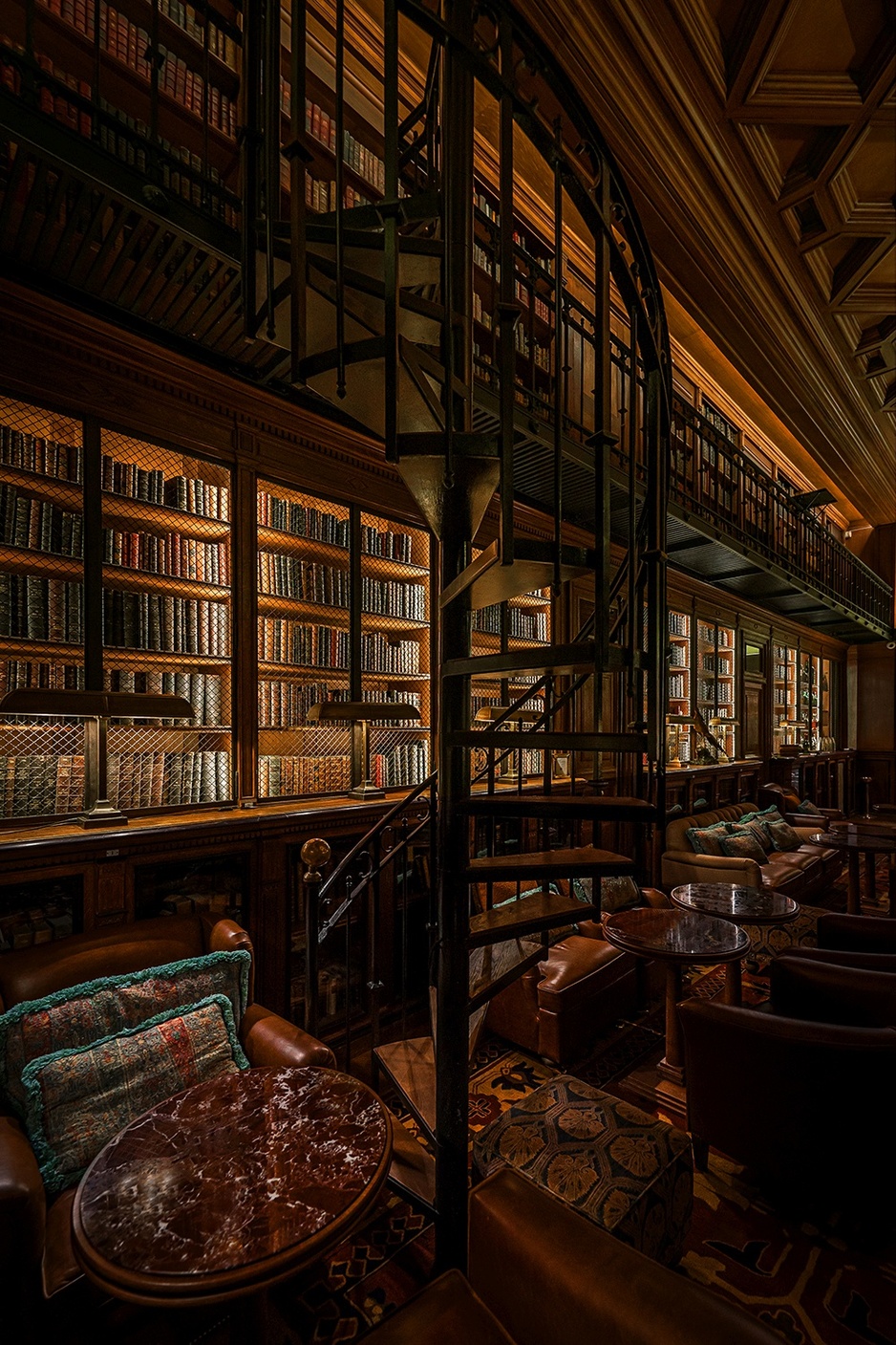 Saint James Paris library