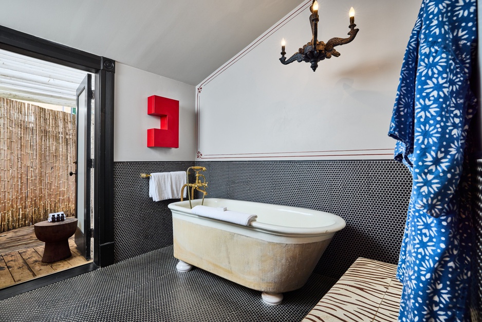 Hotel Saint Cecilia Suite 1 Bathroom