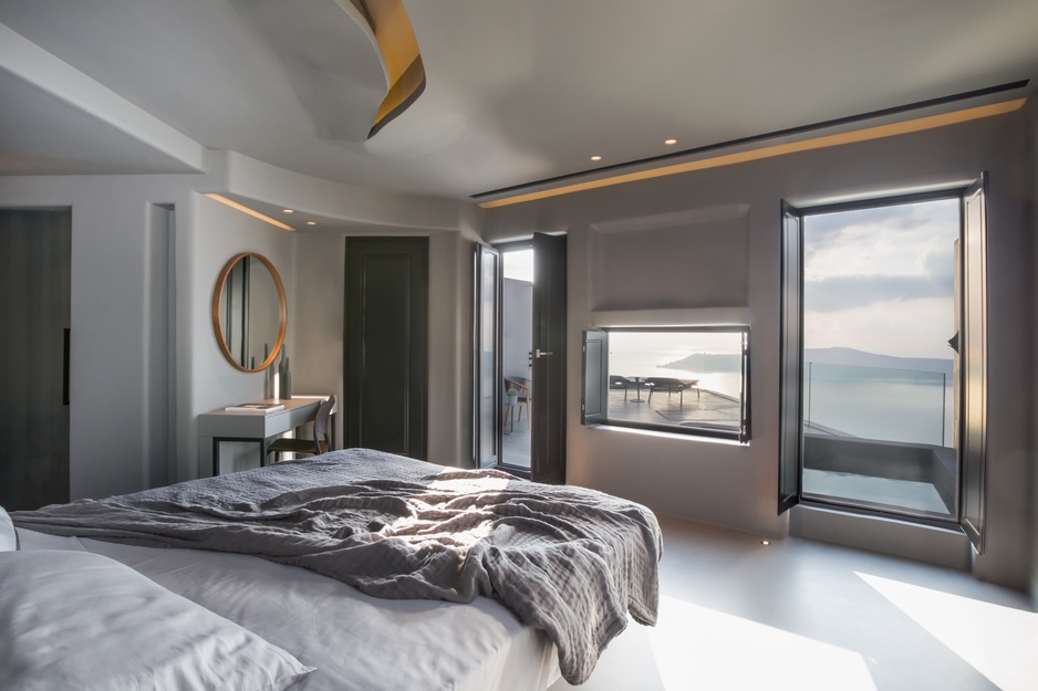 Signature Suite Sunset View Bedroom