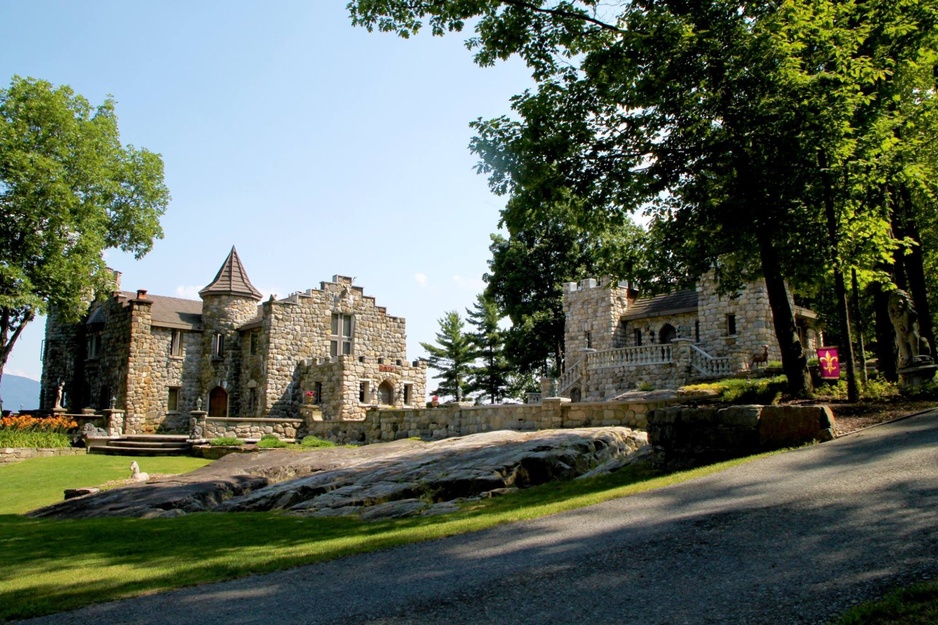 Highlands Castle From the Road