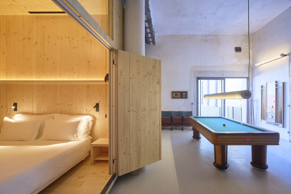 MOAGEM Industrial Lodge - Premium Suite with Balcony