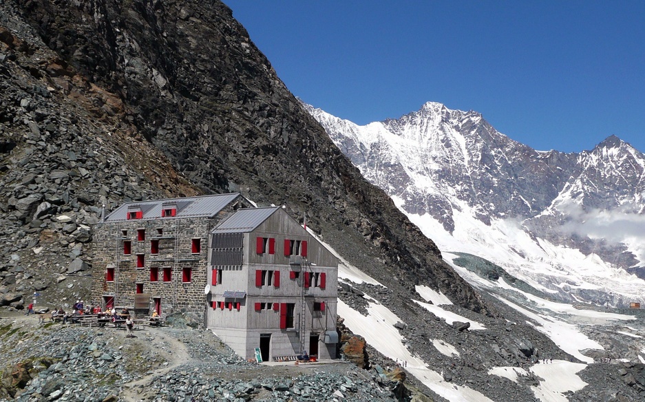 Britannia Hut - Britannia Rules The Peaks