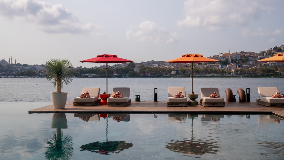 Rixos Tersane Istanbul Hotel - Pool Panorama