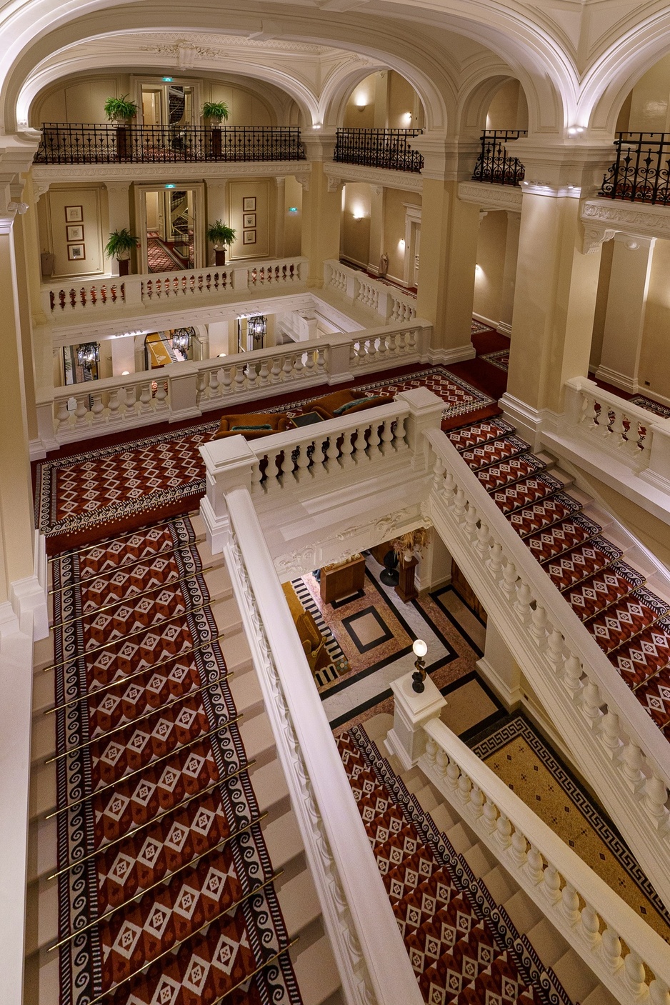 Saint James Paris corridor painted with hot air balloons