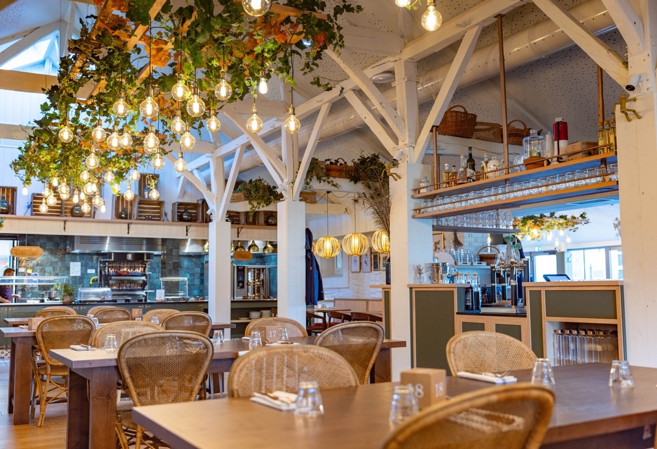 Domaine du Château des Pères - Le Re-Pere Interior