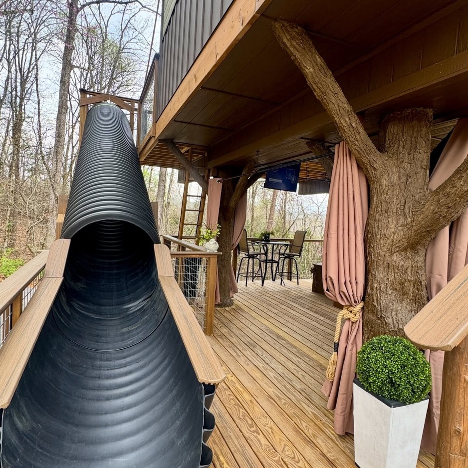 Sanctuary Treehouse Resort - Slide
