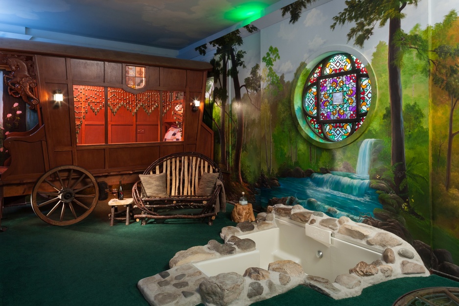 Victorian Mansion Bed and Breakfast Inn - Gypsy Suite