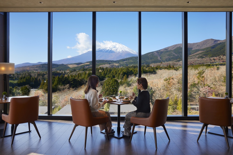 Fuji Speedway Hotel - Emerald Room at the TROFEO Italian Cuisine - Lunch with a view of the Fuji Mountain