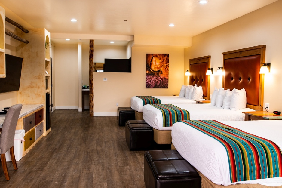 Bluff Dwellings Resort Triple Queen Pueblo