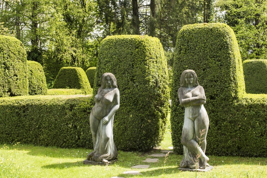 Auberge Aux 4 Vents Freiburghaus Sculpture