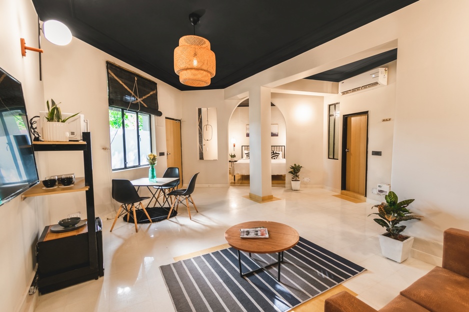 LetsBunk Poshtel Studio Suite