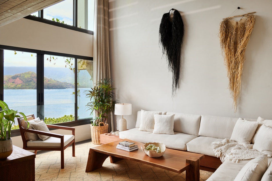 1 Hotel Hanalei Bay Puʻu Poa Ocean Loft Suite Double Height Living Room