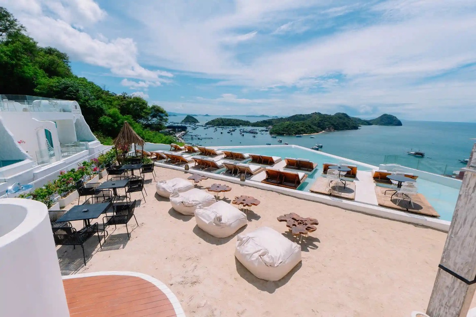 Loccal Collection Hotel Rooftop Terrace